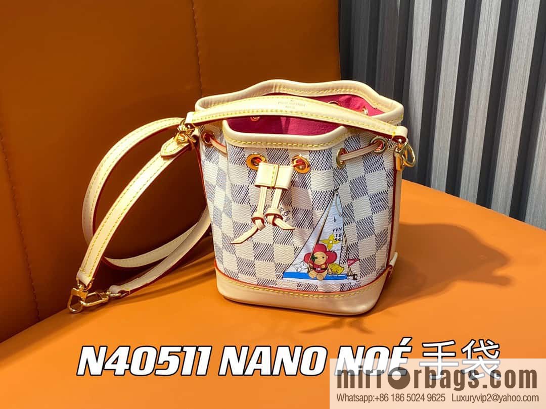 [Original order boutique] N40511 white grid silk screen printing, Christmas tote bag series NANO NOE handbag, this Nano Noé handbag