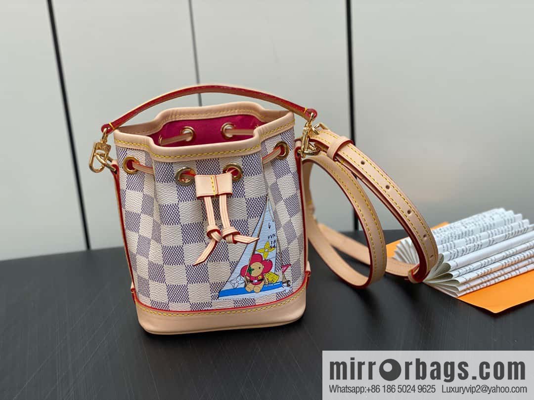 [Original order boutique] N40511 white grid silk screen printing, Christmas tote bag series NANO NOE handbag, this Nano Noé handbag