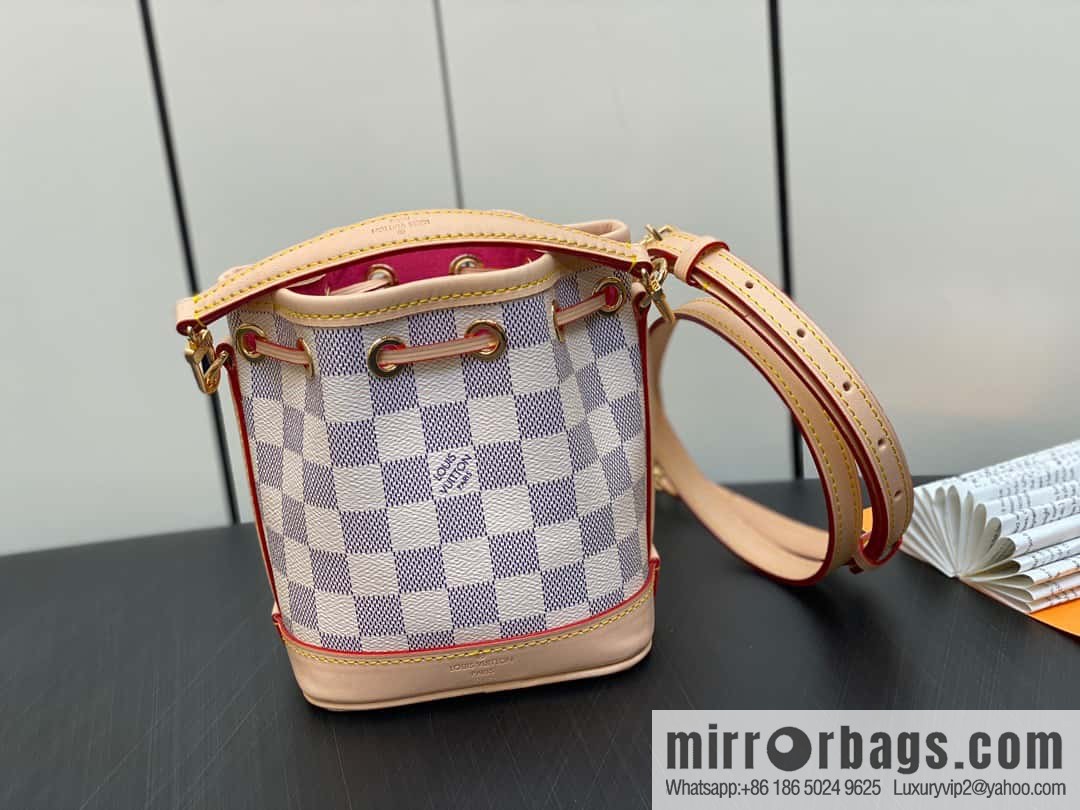 [Original order boutique] N40511 white grid silk screen printing, Christmas tote bag series NANO NOE handbag, this Nano Noé handbag
