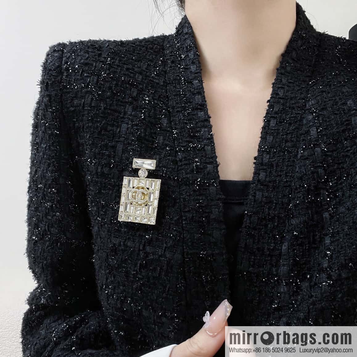 ☀️New ☑️ Chanel double c perfume bottle square diamond brooch