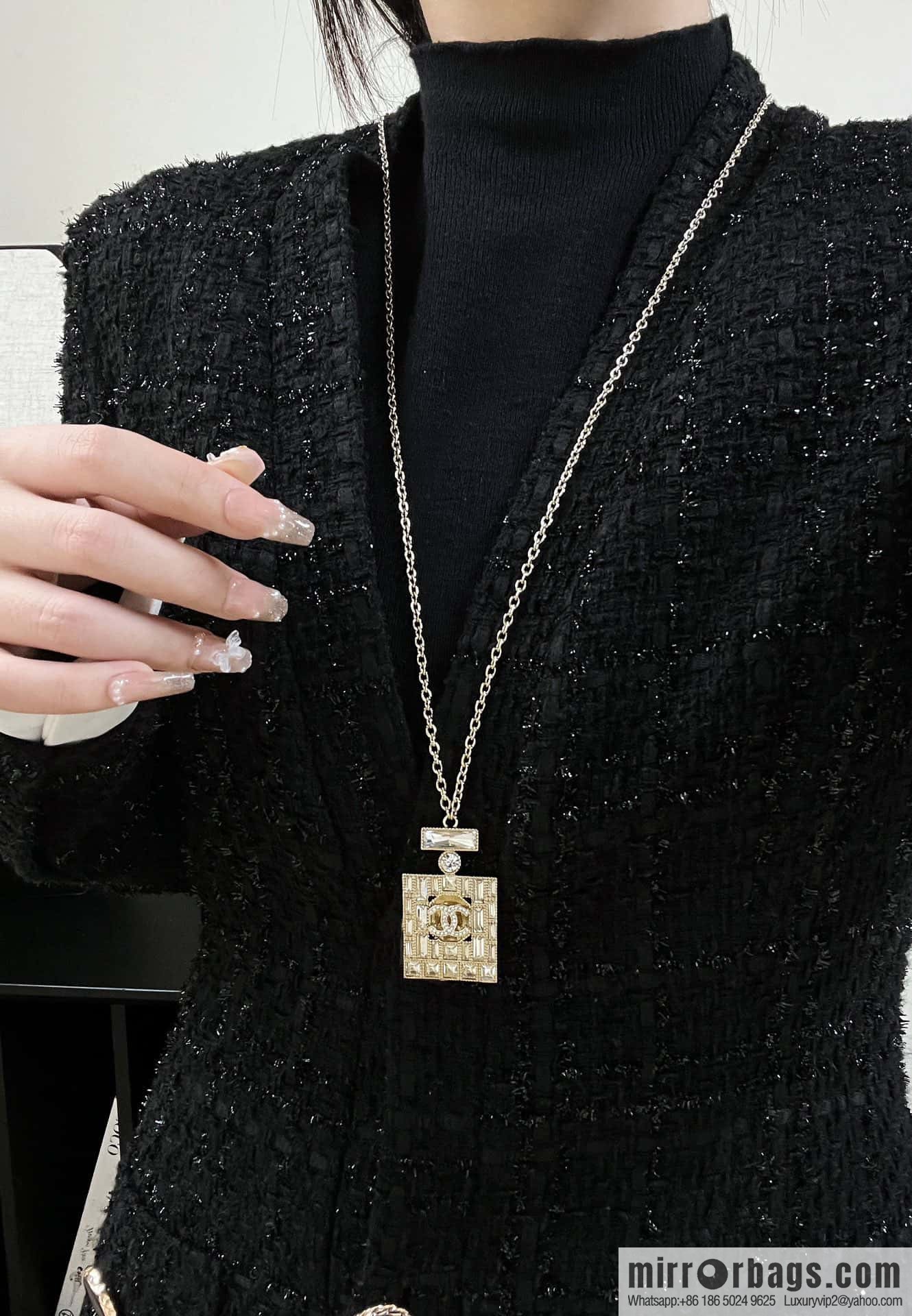 ☀️New ☑️ Chanel double c perfume bottle square diamond long necklace ☀️