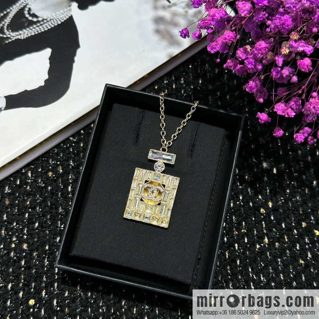 ☀️New ☑️ Chanel double c perfume bottle square diamond long necklace ☀️