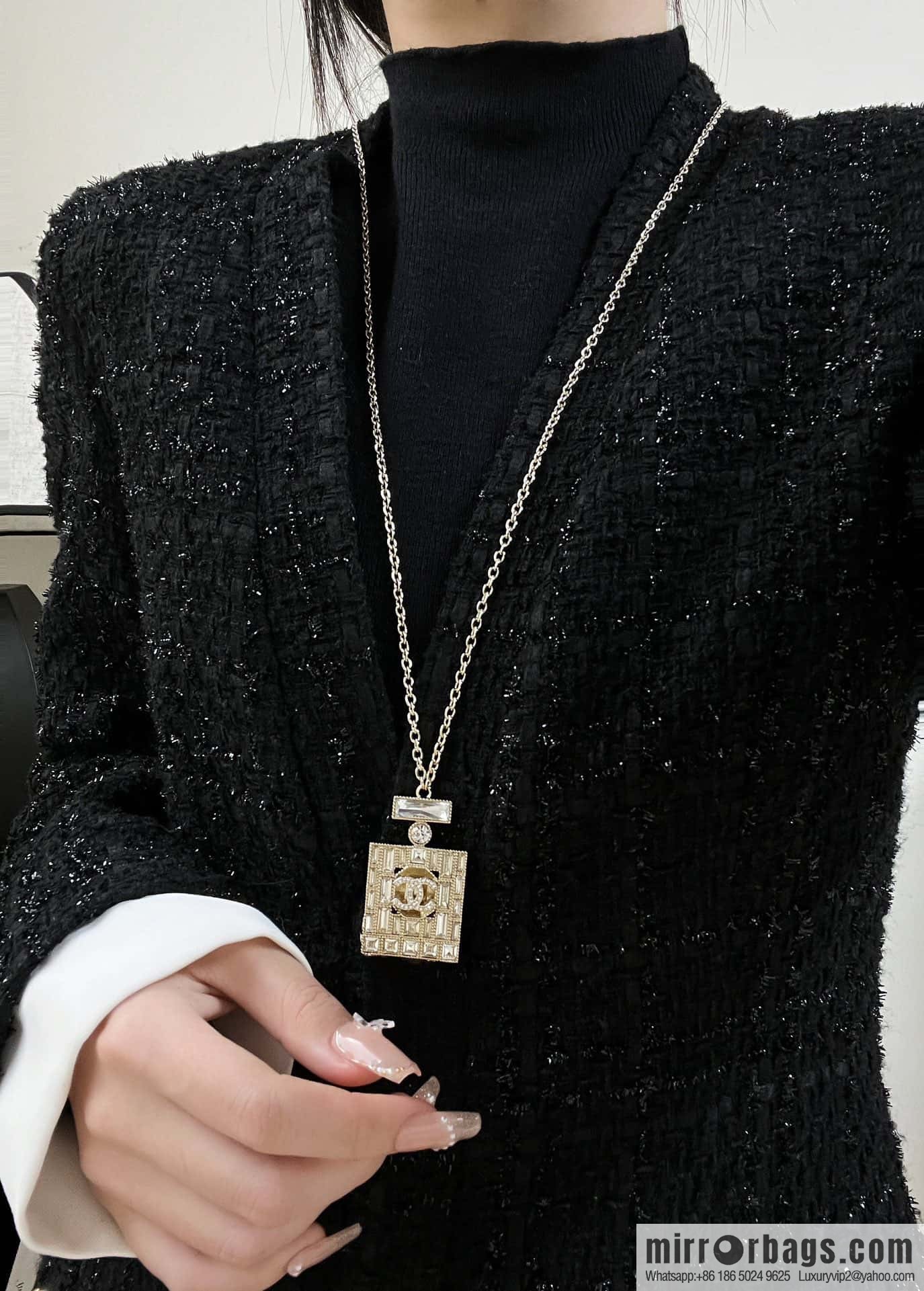 ☀️New ☑️ Chanel double c perfume bottle square diamond long necklace ☀️