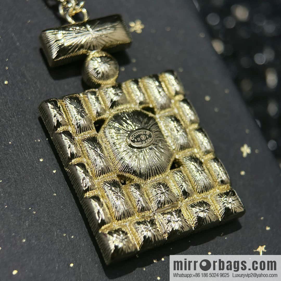☀️New ☑️ Chanel double c perfume bottle square diamond long necklace ☀️