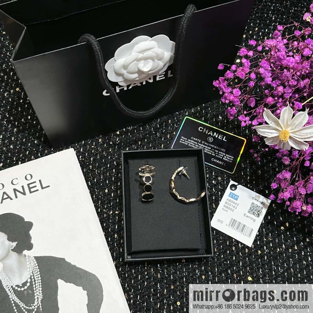☀️New ☑️ Chanel C1 double c black round oil stud earrings