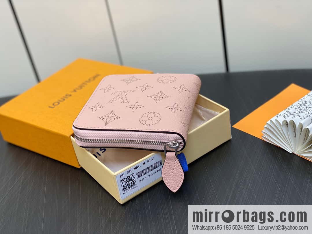 [Original single boutique] M81558 pink full leather zipper wallet series
