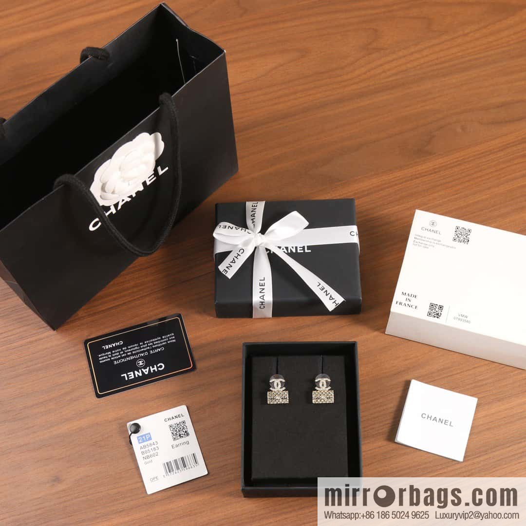 ☀️New ☑️ Chanel C2 double c rhombus bag stud earrings