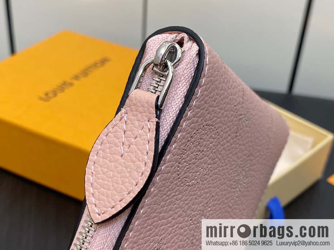 [Original single boutique] M81558 pink full leather zipper wallet series