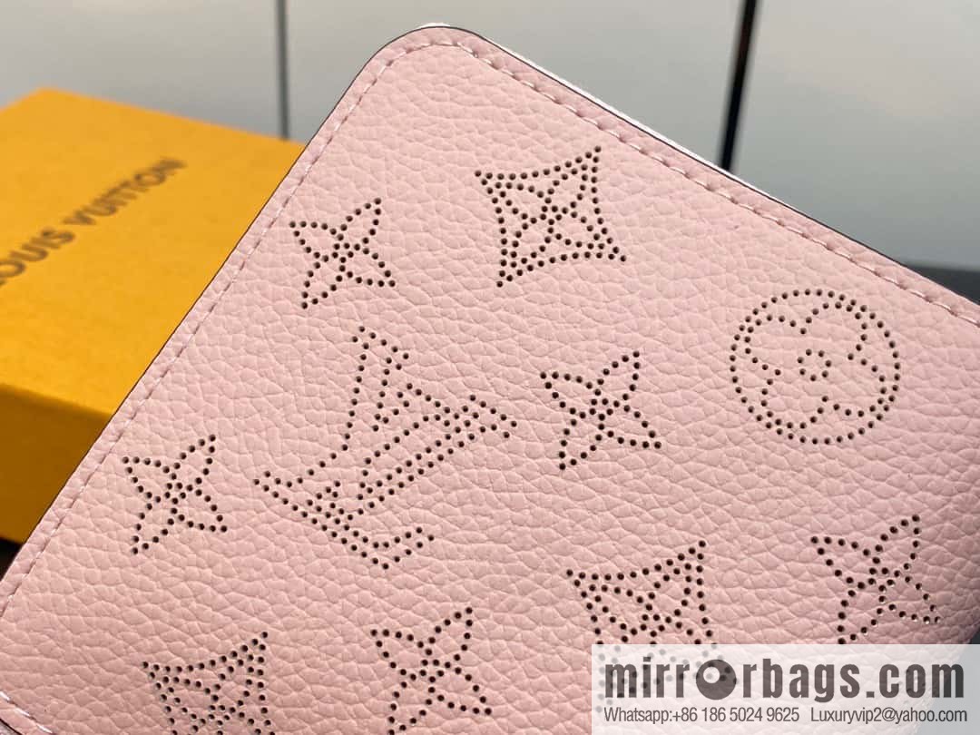[Original single boutique] M81558 pink full leather zipper wallet series
