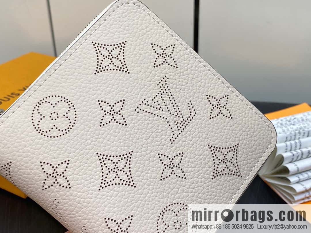 [Original single boutique] M81558 gray, full leather zipper wallet series