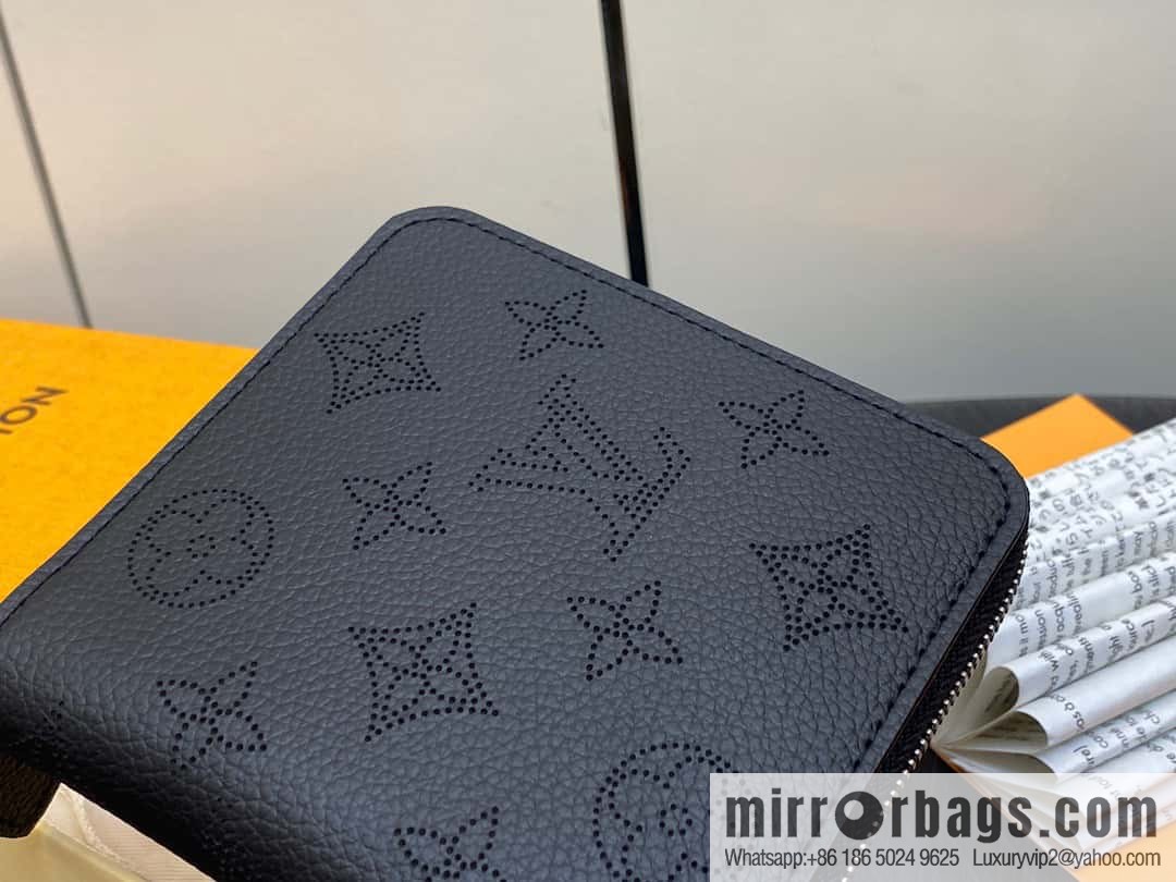 [Original single boutique] M81558 gray, full leather zipper wallet series