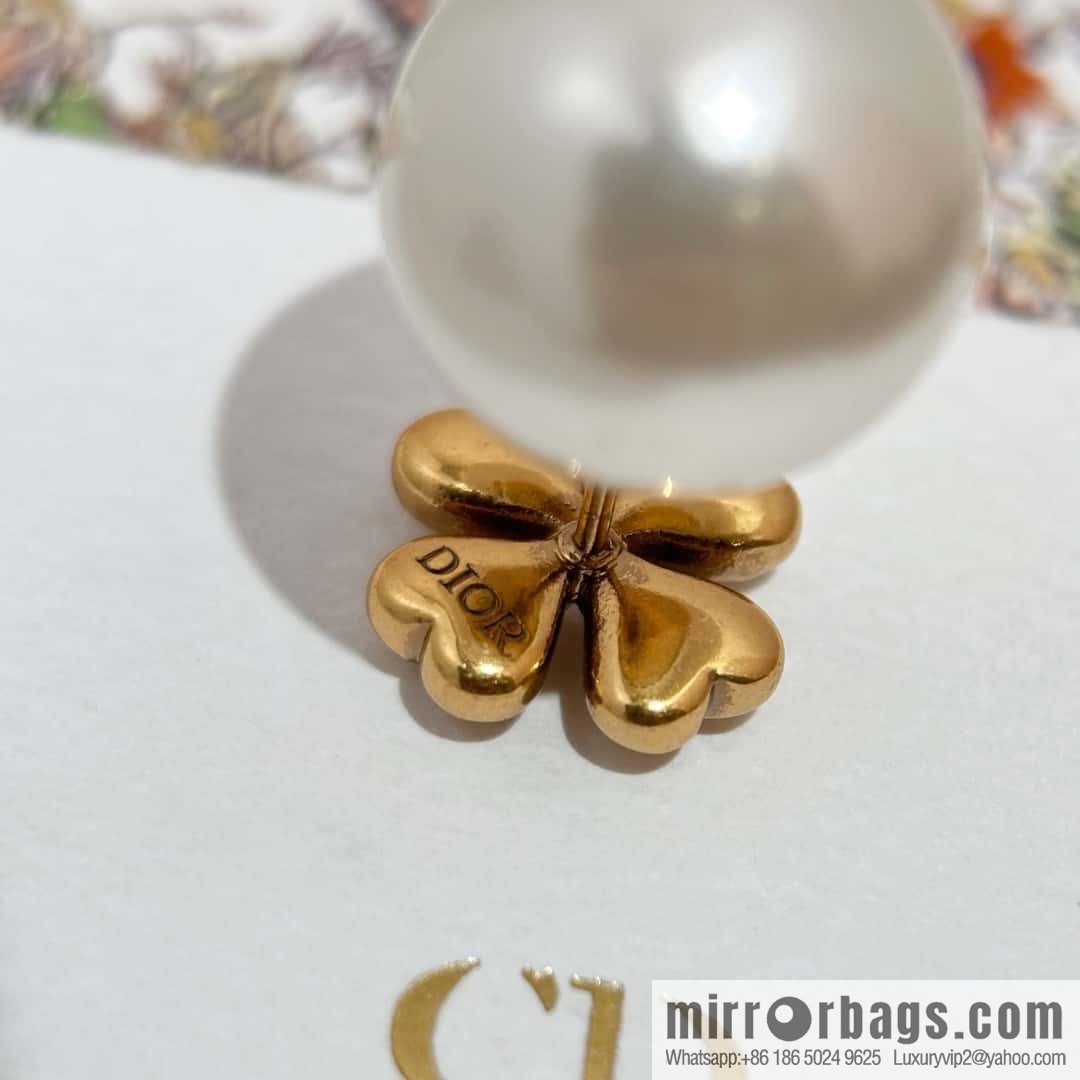 New ☑️ DIOR Dior heart love four-leaf clover pearl stud earrings