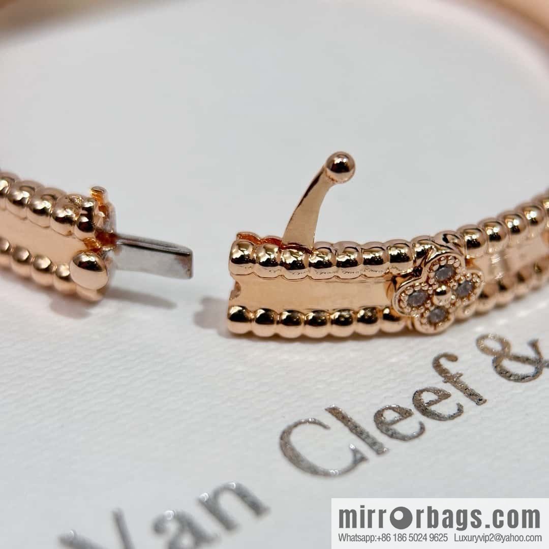 ❗️New ❗️ ☀️ Van Cleef & Arpels PERLEE collection Perlee sweet clovers kaleidoscope four-leaf clover bracelet ☀️