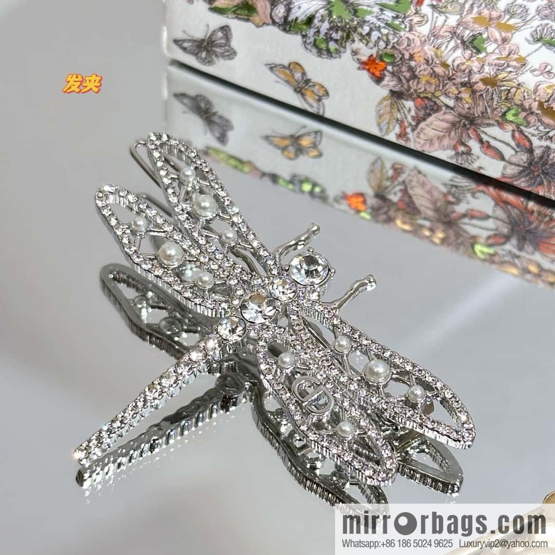New ☑️ DIOR dragonfly hairpin