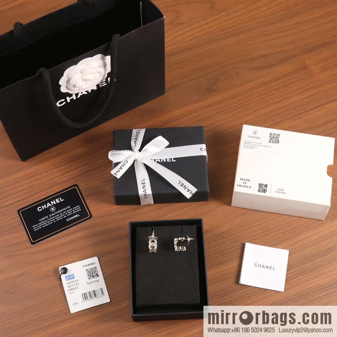 ☀️New ☑️ Chanel C1 double c square full diamond dice stud earrings ☀️