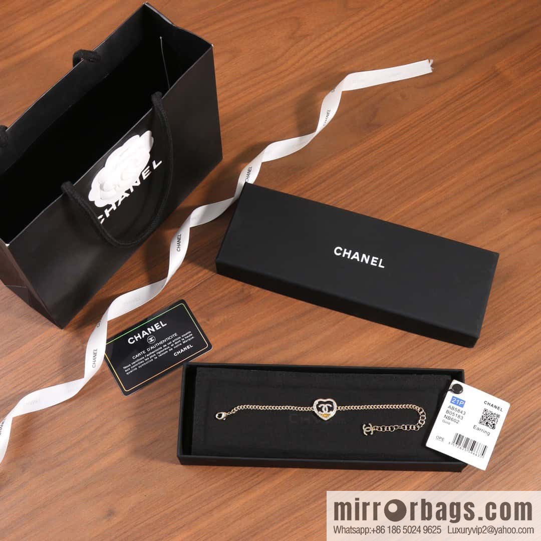 ☀️New ☑️ Chanel double c peach heart love coco necklace ☀️