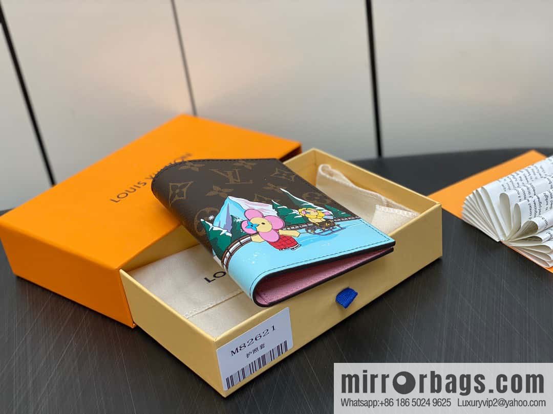 [Original order boutique] M82621 Christmas model, new autumn and winter model, passport cover