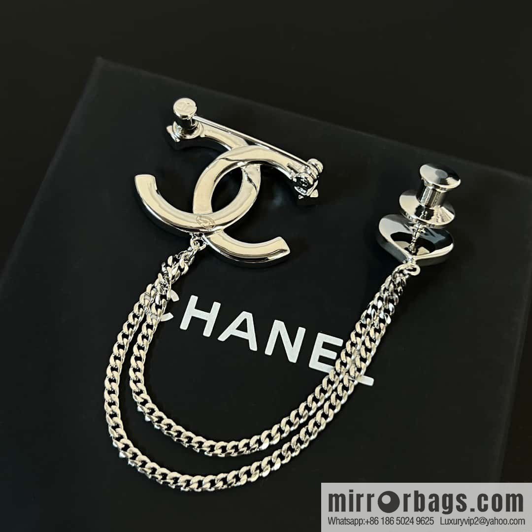 New ☑️ Chanel double c fringed love peach heart brooch