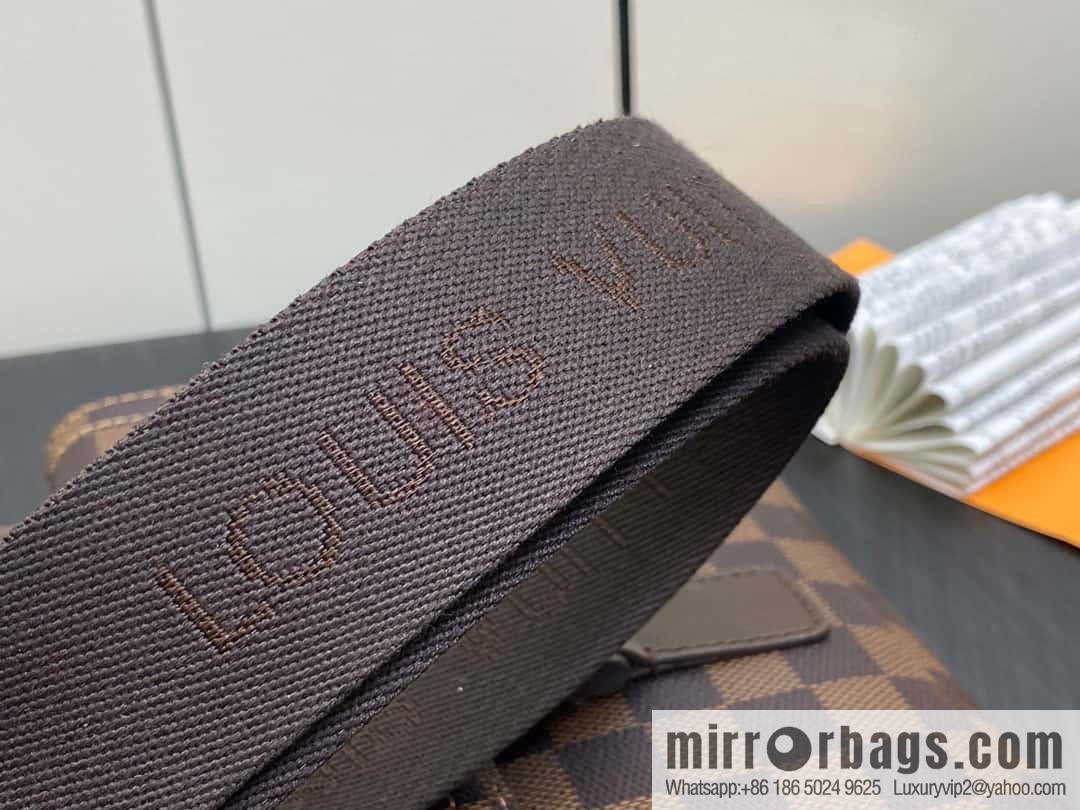 [Original order boutique] N51127 coffee grid, medieval men's bag messenger bag series