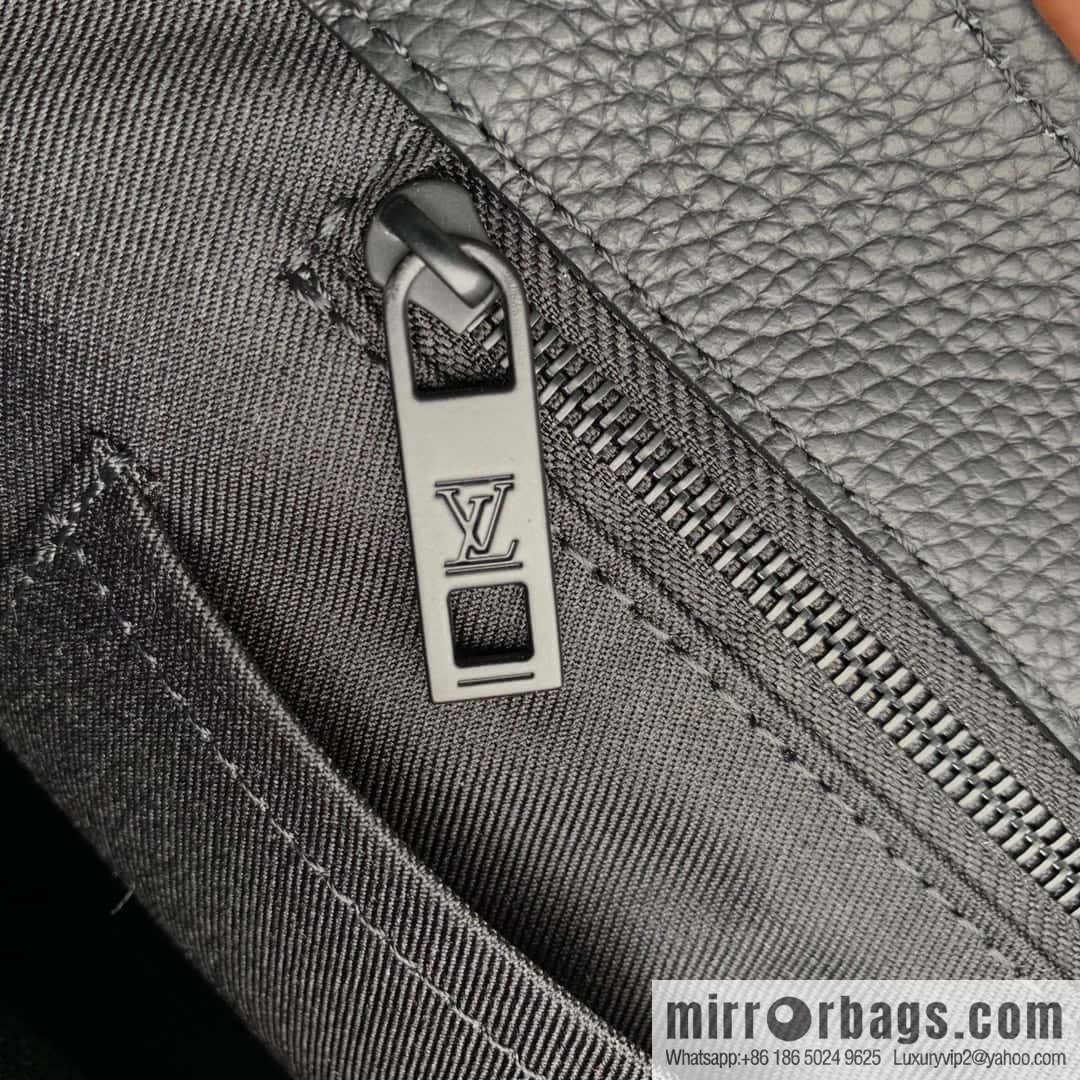 M22481 black Tote Aerogram handbag