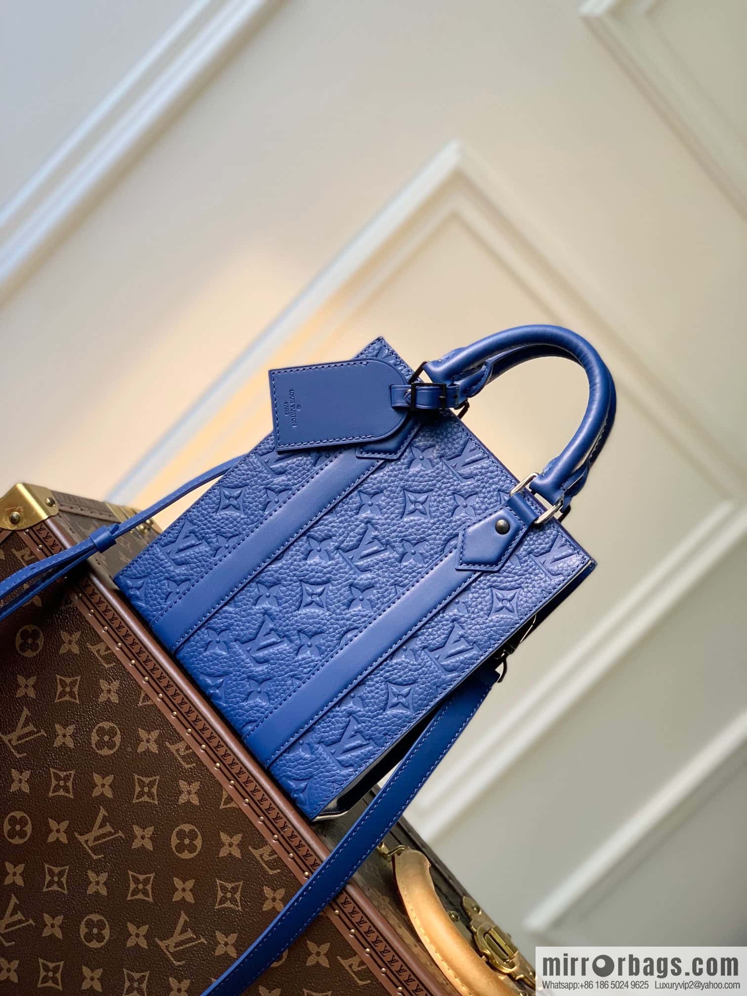 M46453 blue full leather mini men's bag series, as a compact version of the Sac Plat series