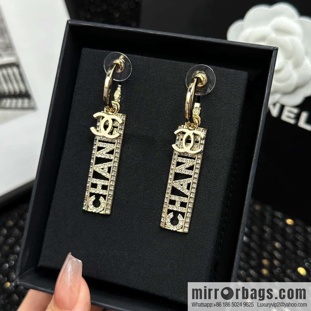 ☀️New ☑️ Chanel C2 double c hollow full diamond letter stud earrings ☀️