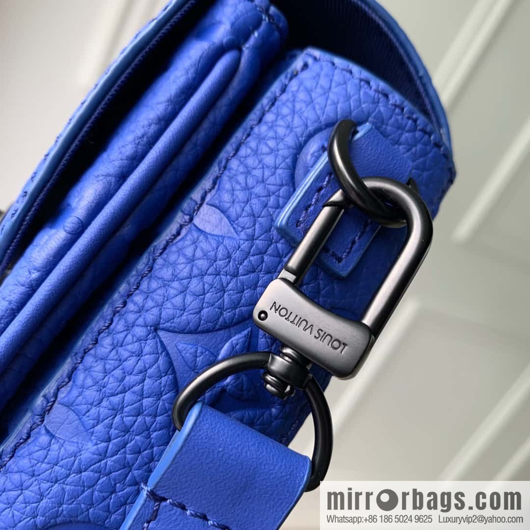 M82568 Blue S-Lock Vertical mini handbag