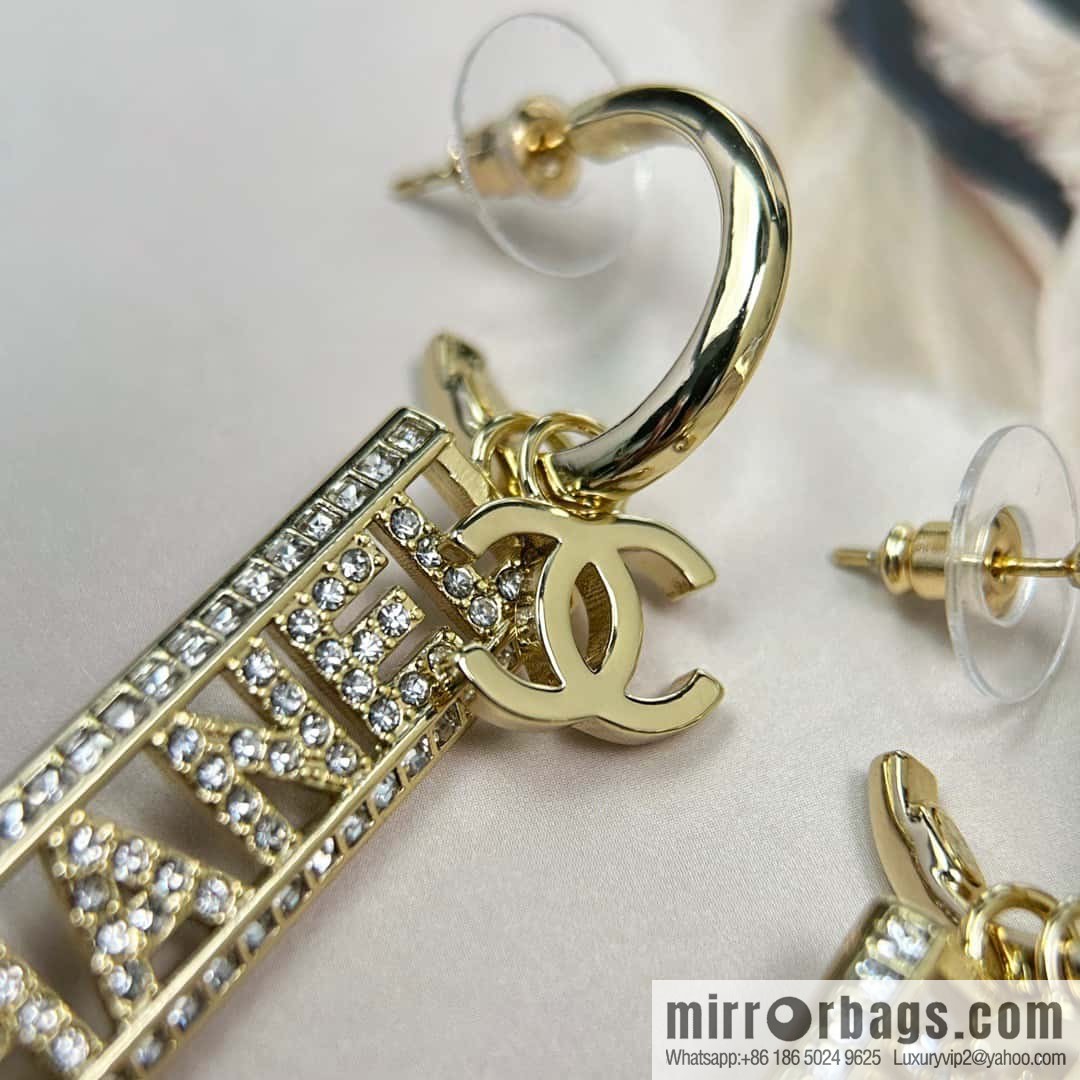 ☀️New ☑️ Chanel C2 double c hollow full diamond letter stud earrings ☀️