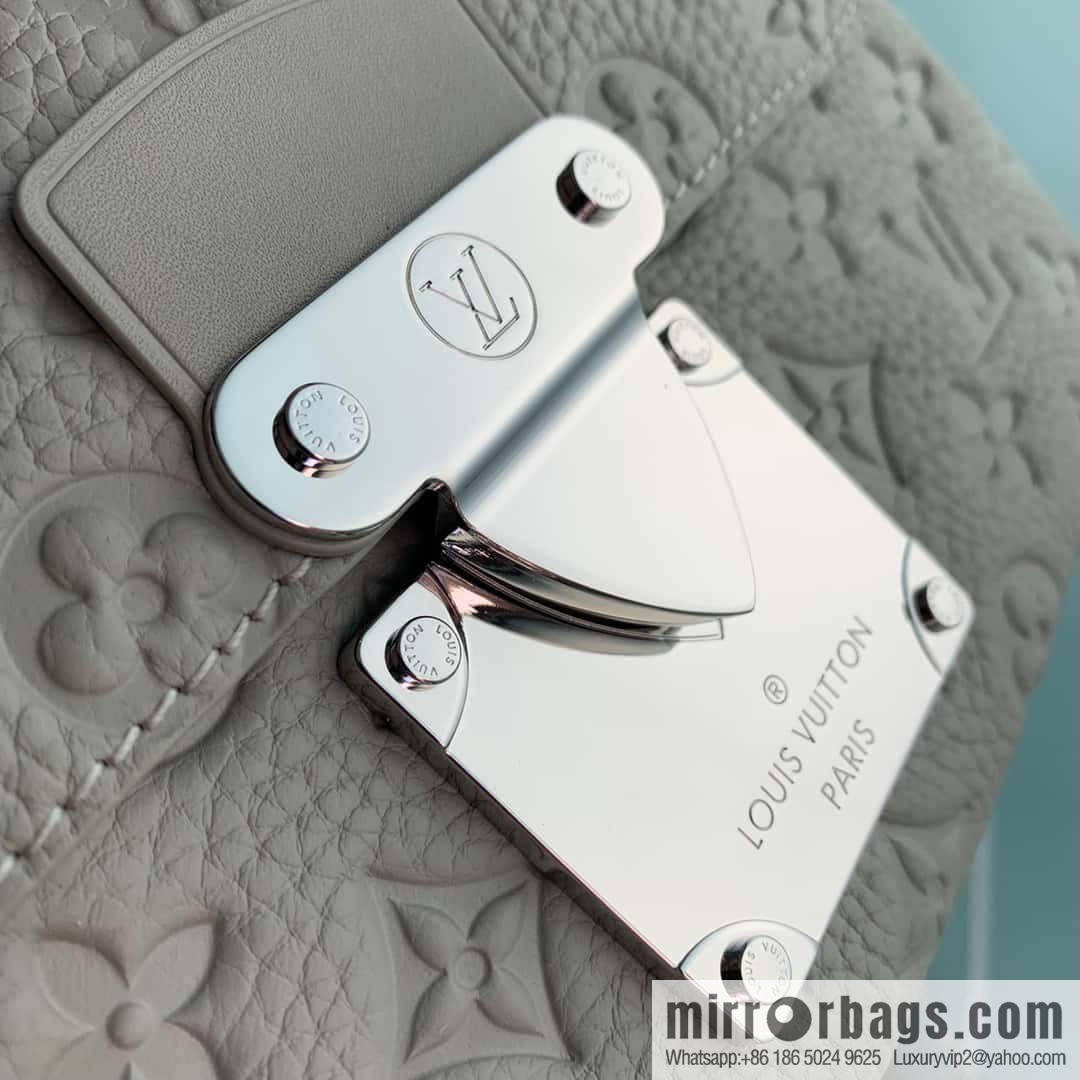 M23512 gray full leather embossed, messenger bag series, this S Lock messenger bag.