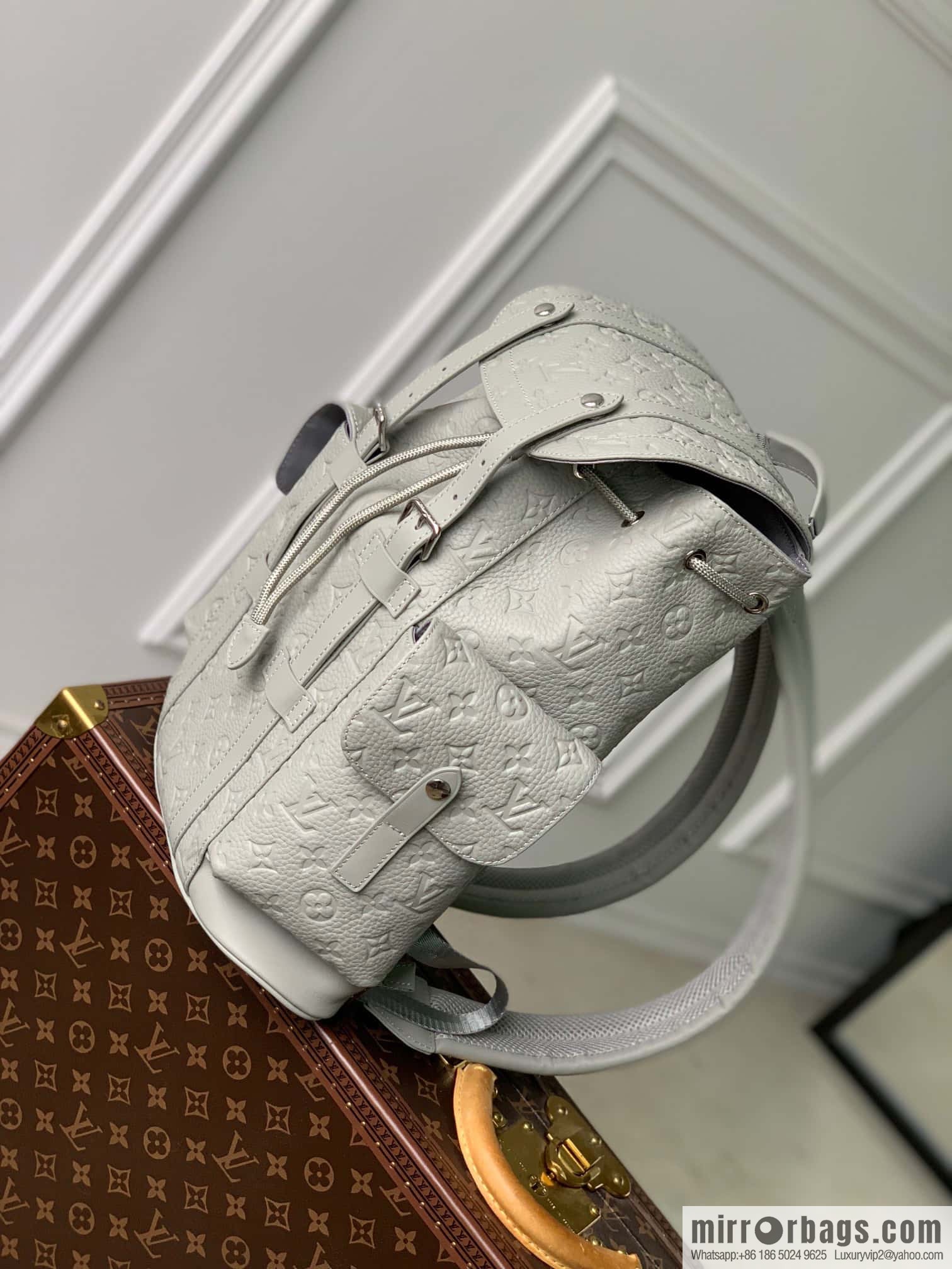 M21389 gray, full leather backpack series, the new CHRISTOPHER small backpack of the season