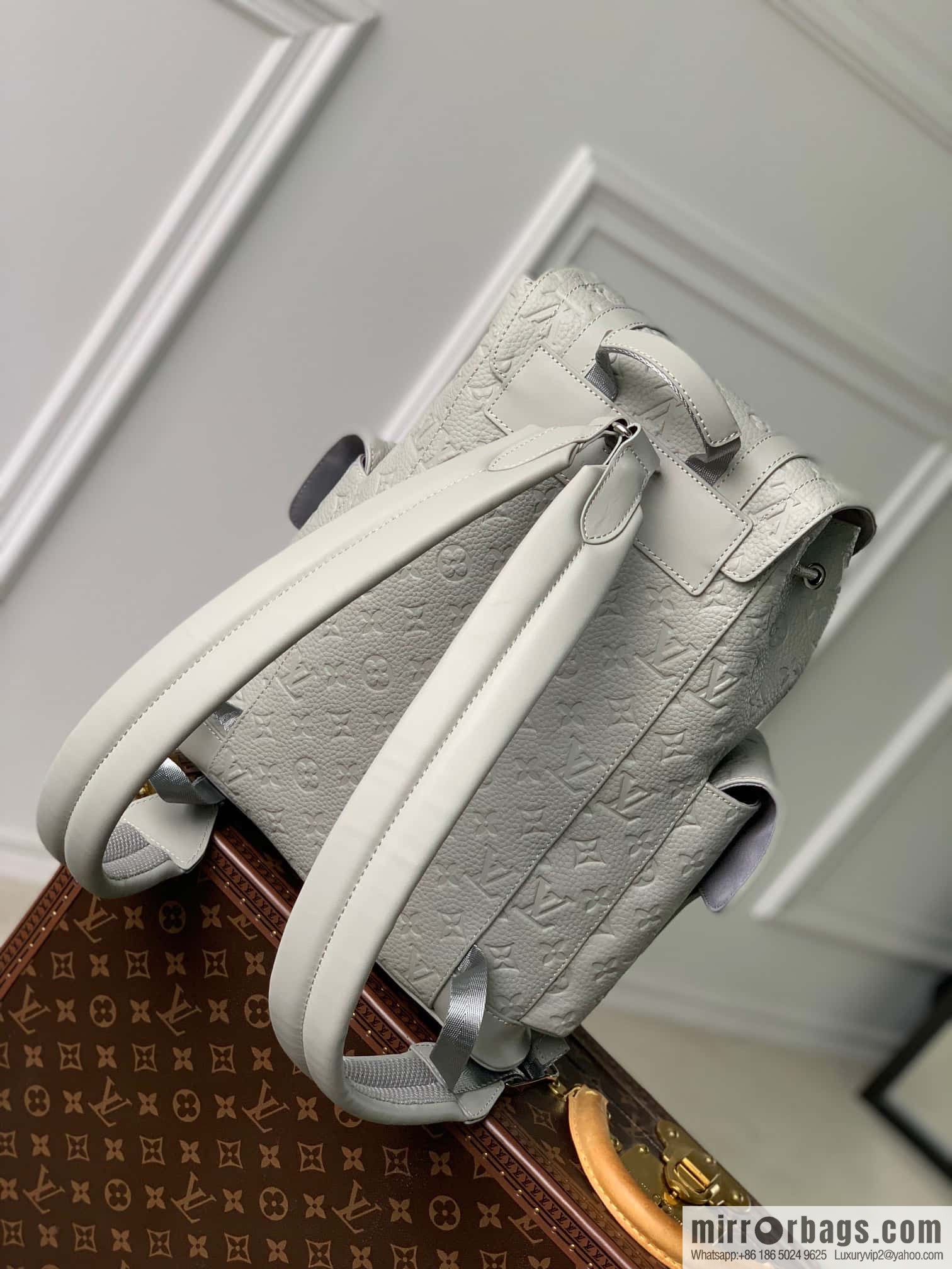 M21389 gray, full leather backpack series, the new CHRISTOPHER small backpack of the season