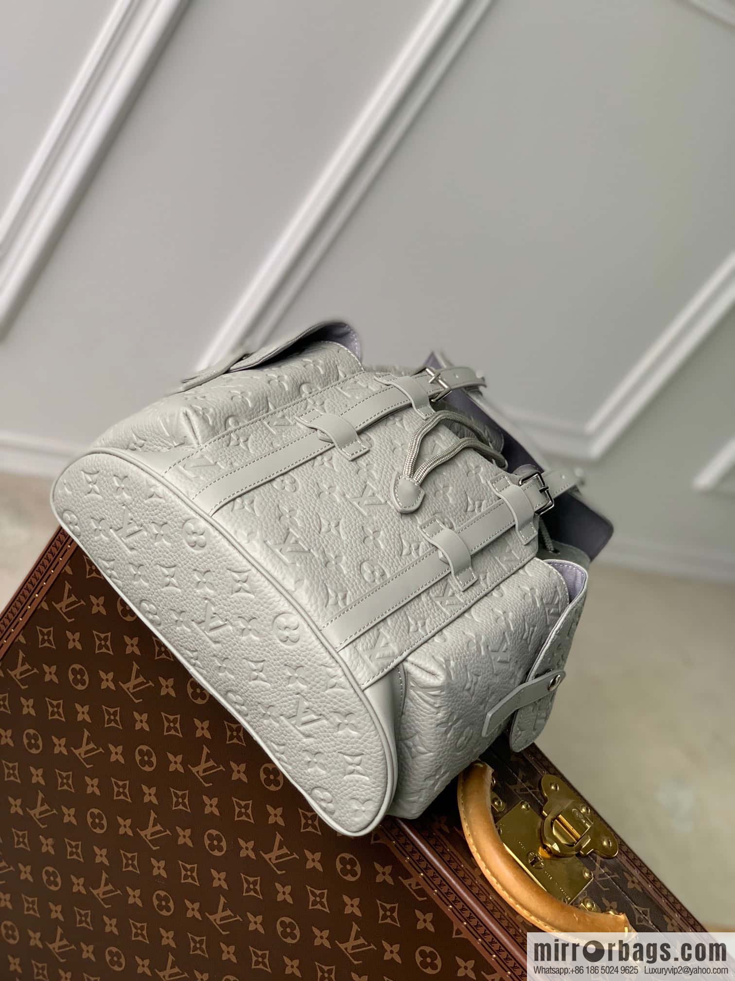 M21389 gray, full leather backpack series, the new CHRISTOPHER small backpack of the season
