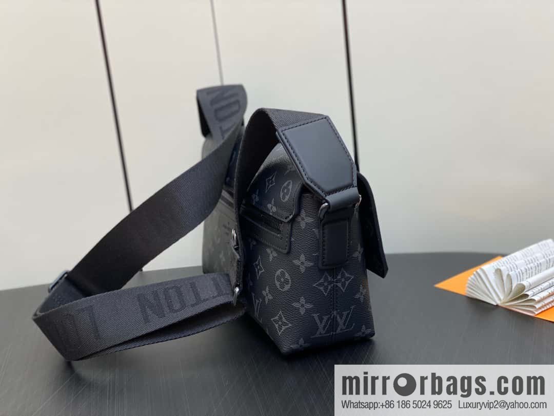[Original order boutique] M46794 black flower, men's bag messenger bag series S-Cape messenger bag