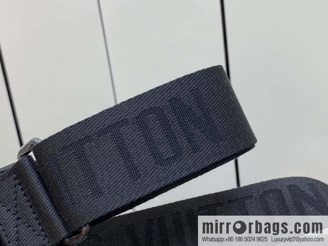 [Original order boutique] M46794 black flower, men's bag messenger bag series S-Cape messenger bag