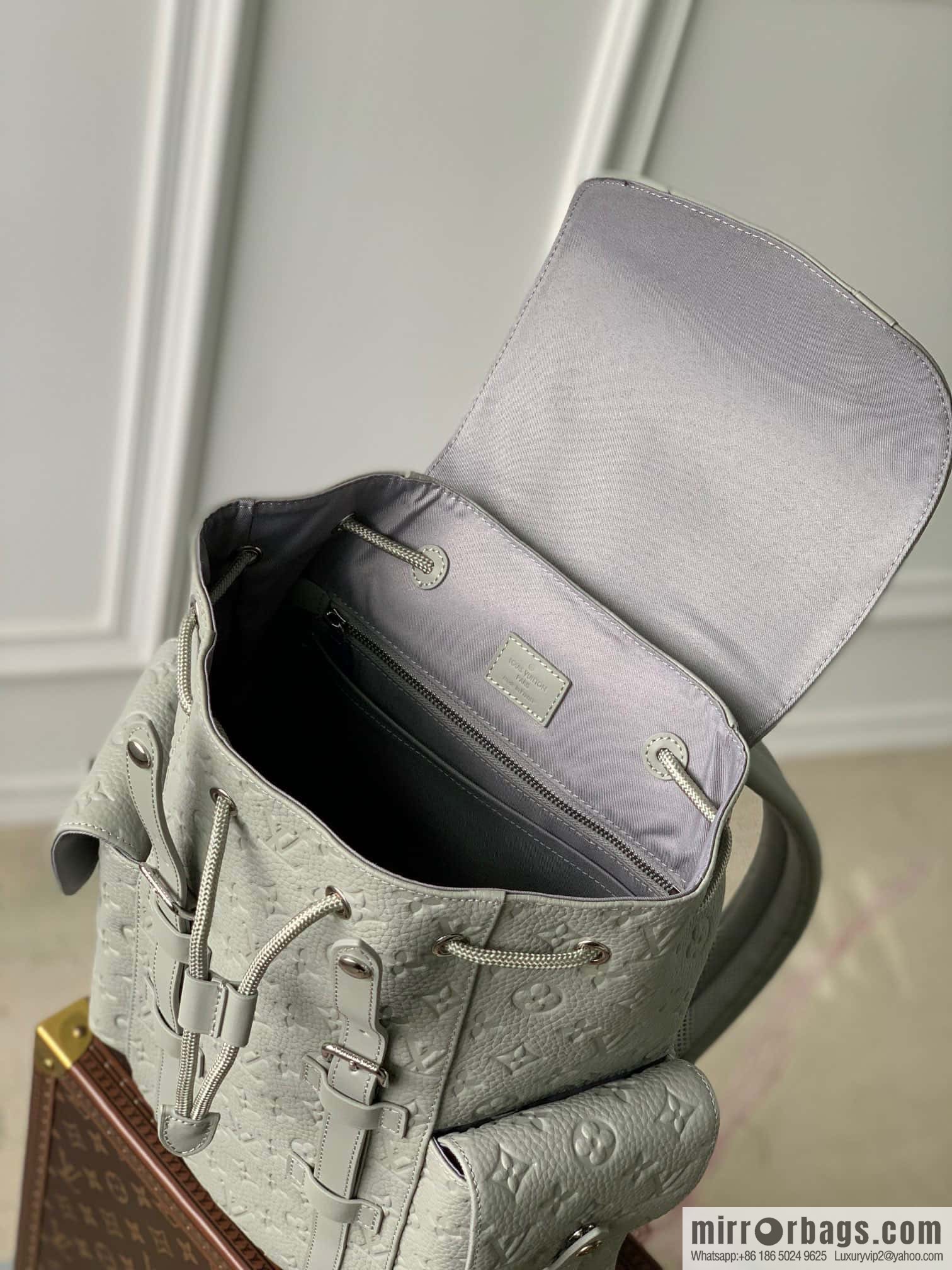 M21389 gray, full leather backpack series, the new CHRISTOPHER small backpack of the season