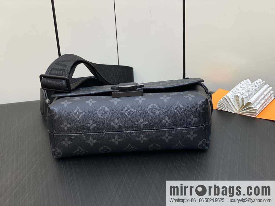 [Original order boutique] M46794 black flower, men's bag messenger bag series S-Cape messenger bag