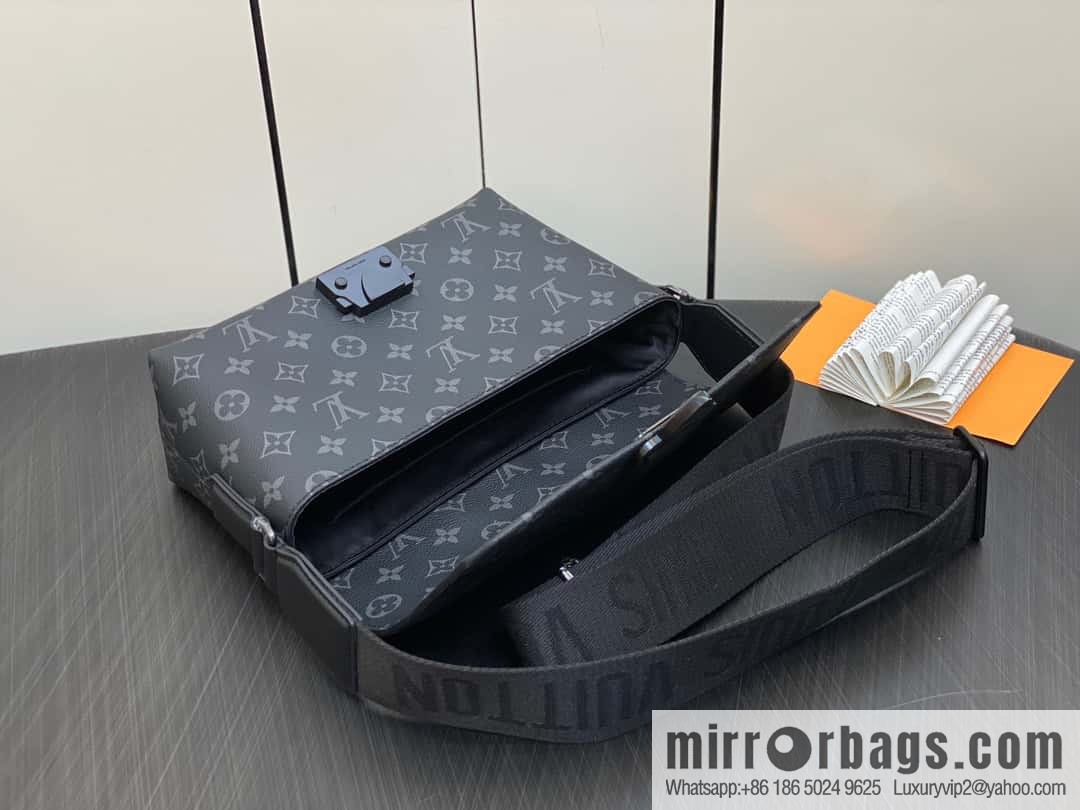 [Original order boutique] M46794 black flower, men's bag messenger bag series S-Cape messenger bag