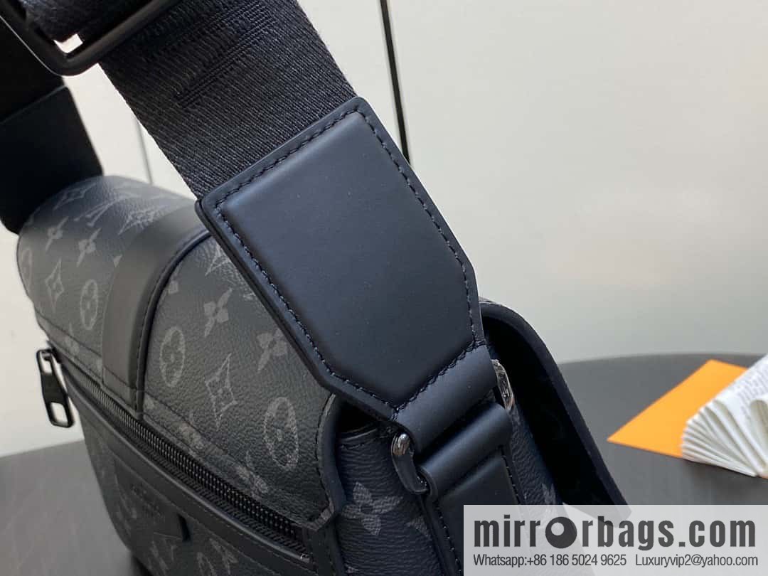 [Original order boutique] M46794 black flower, men's bag messenger bag series S-Cape messenger bag