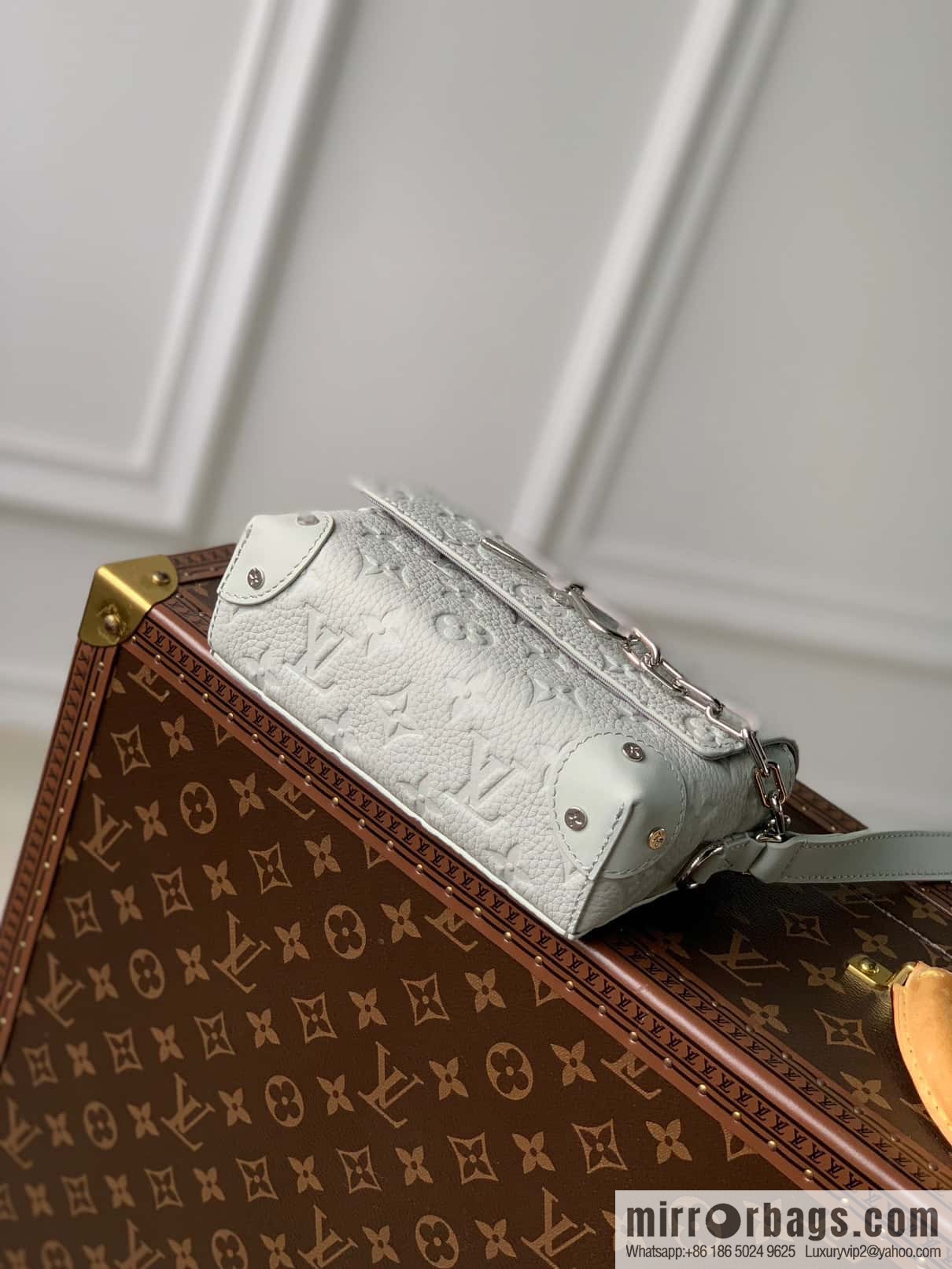 M82571 Steamer mini handbag