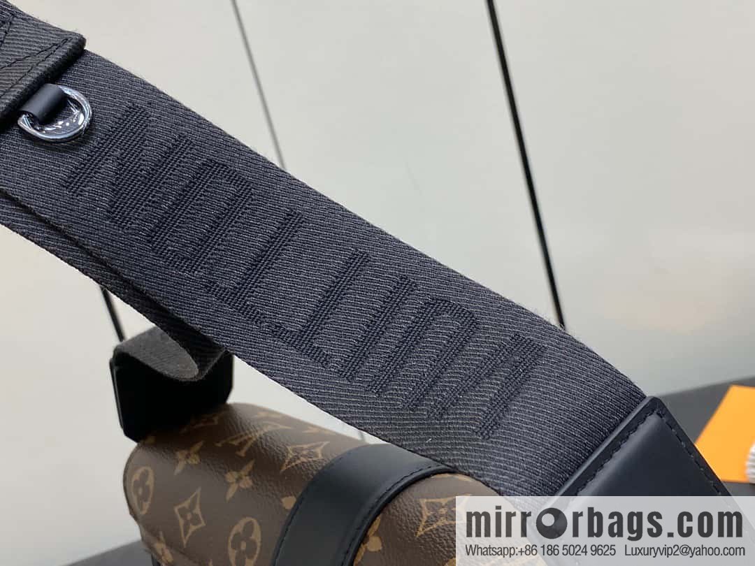 [Original single boutique] M46794 monogram men's bag messenger bag series S-Cape messenger bag