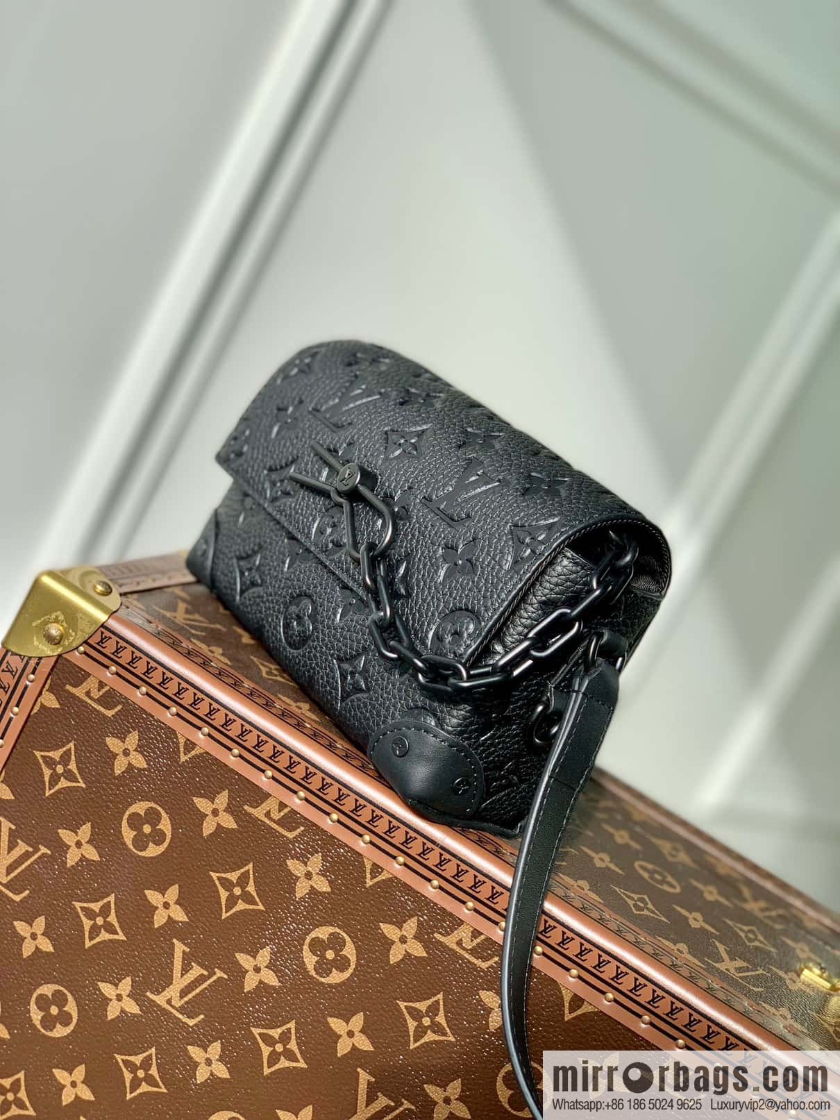M81746 Steamer mini handbag