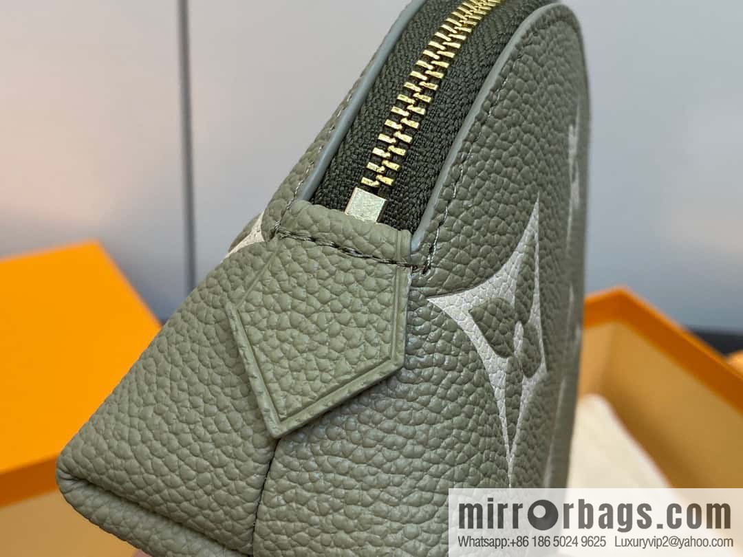 [Original single boutique] M82493 grass green silk screen, full leather pouch clutch bag series By The Pool pouch