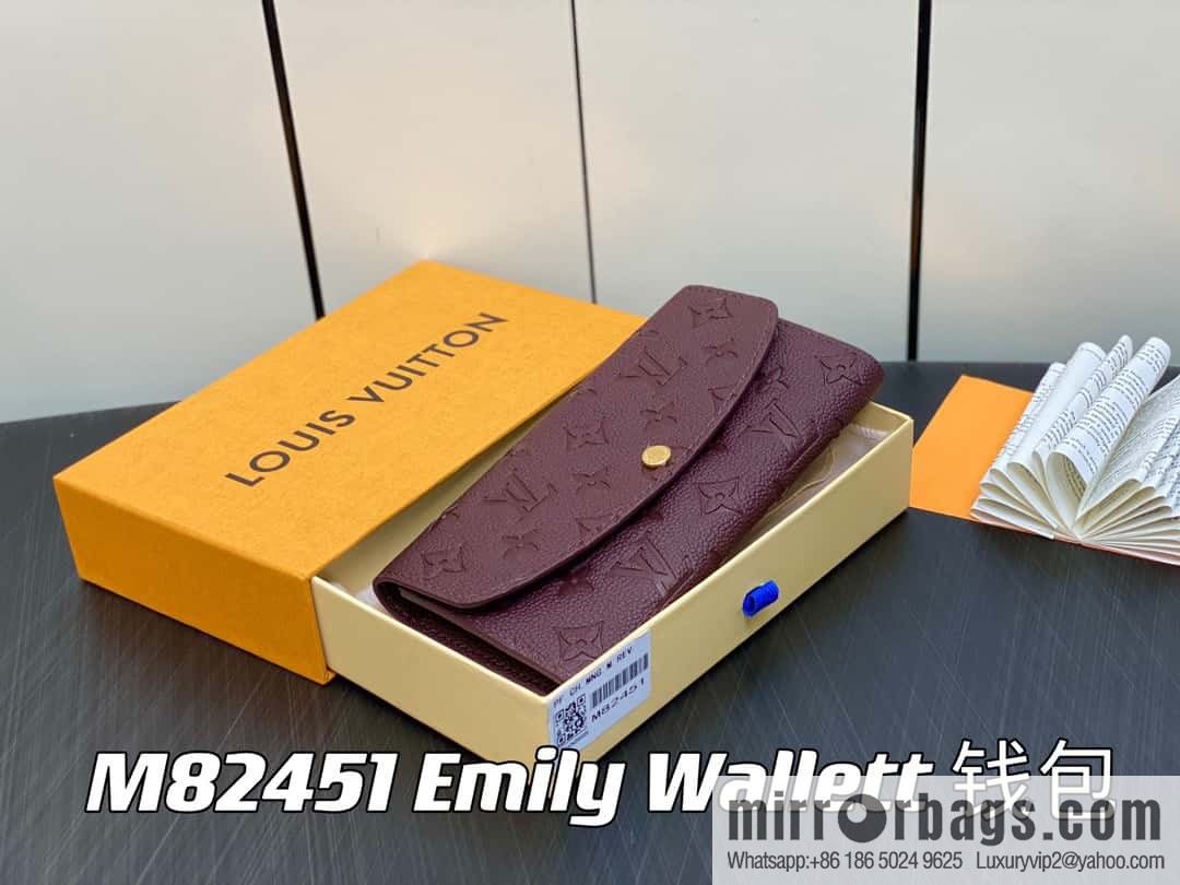 [Original single boutique] M82451 fuchsia, full leather flip wallet series Emily Wallett wallet