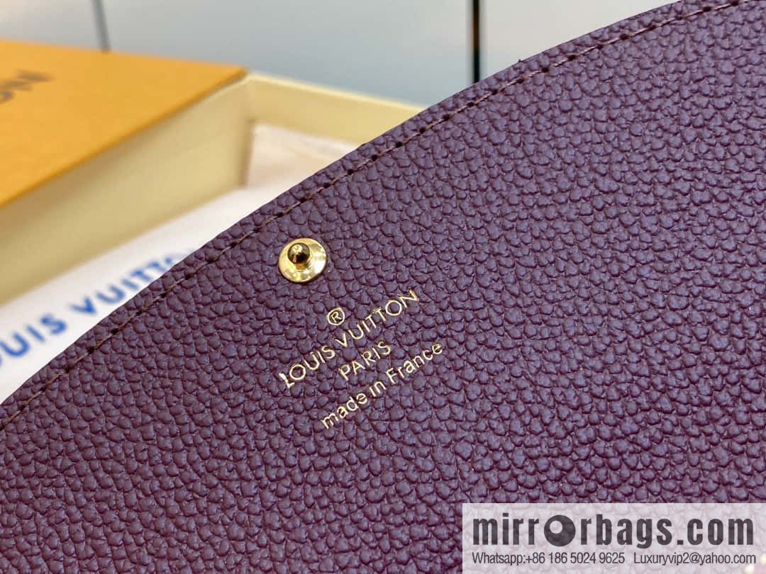 [Original single boutique] M82451 fuchsia, full leather flip wallet series Emily Wallett wallet