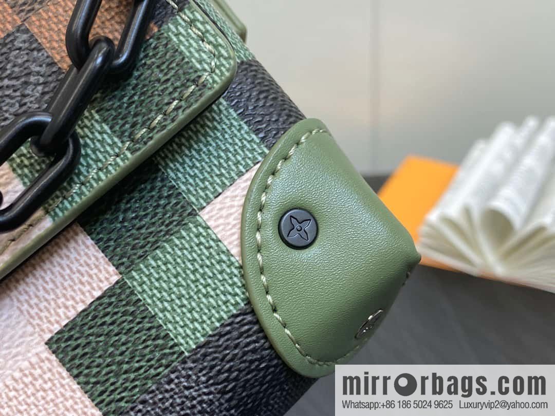 [Original order boutique] M83172 camouflage plaid mailman bag series, the new Steamer series mailman bag M81783 is the New Classics series
