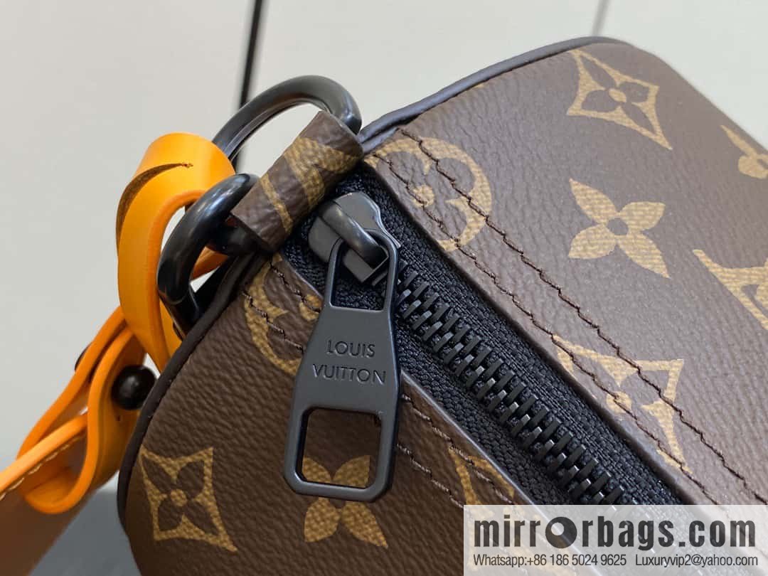 [Original order boutique] M46796 monogram cylinder bag men's bag series, this Soft Polochon small handbag