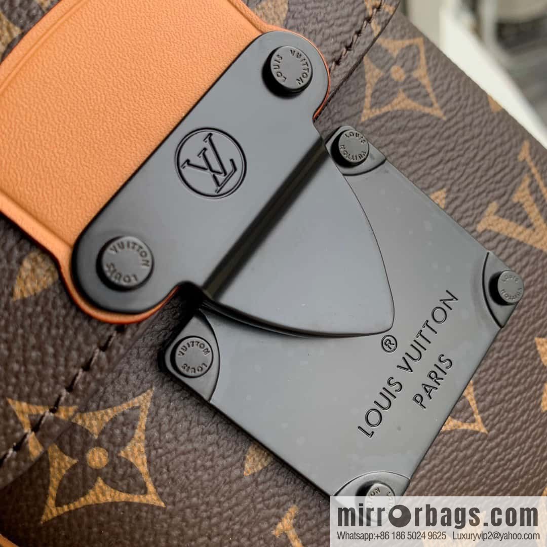 M81522 S-LOCK VERTICAL mini handbag