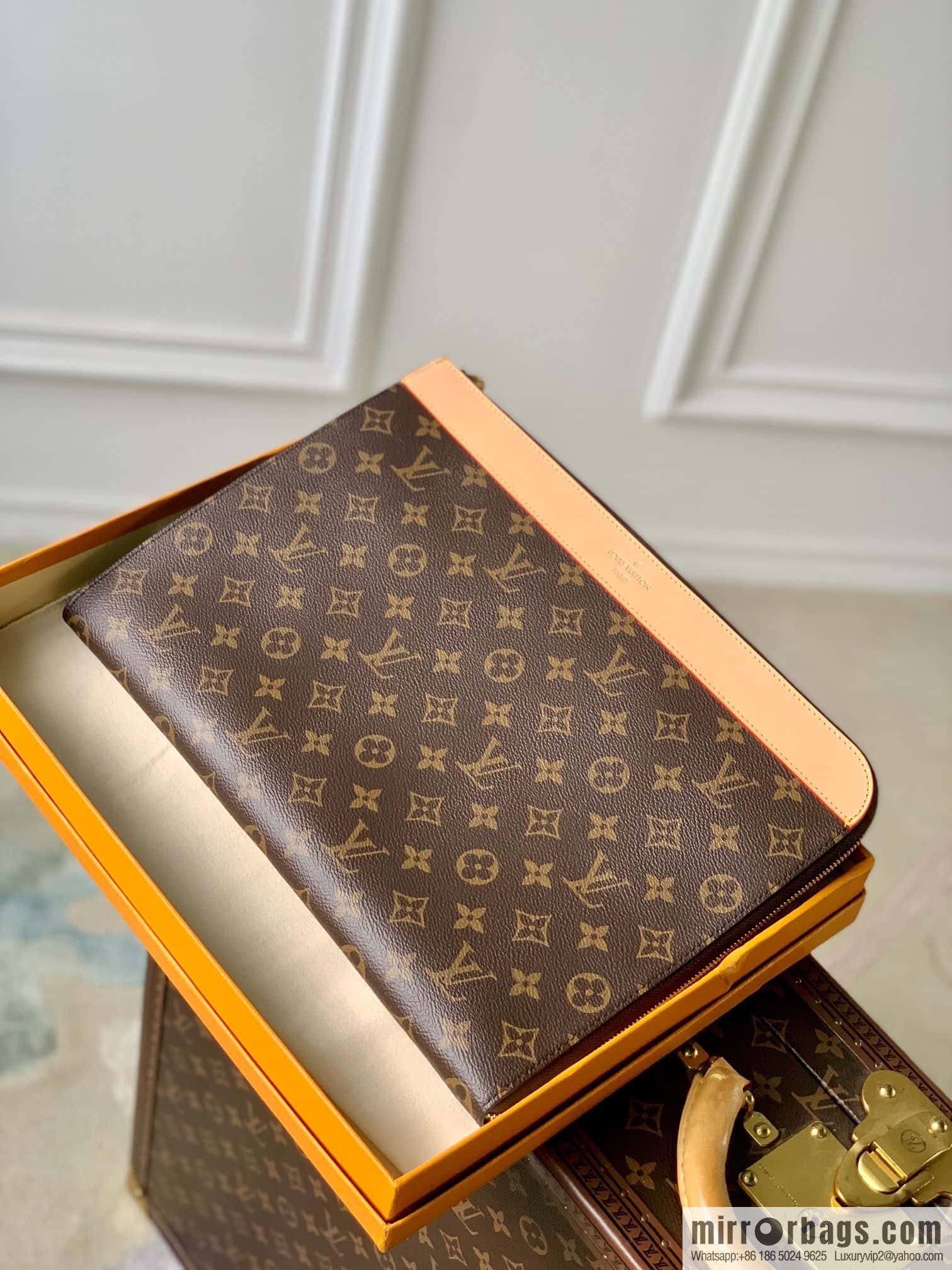 M82540 POCHETTE JOUR clutch bag