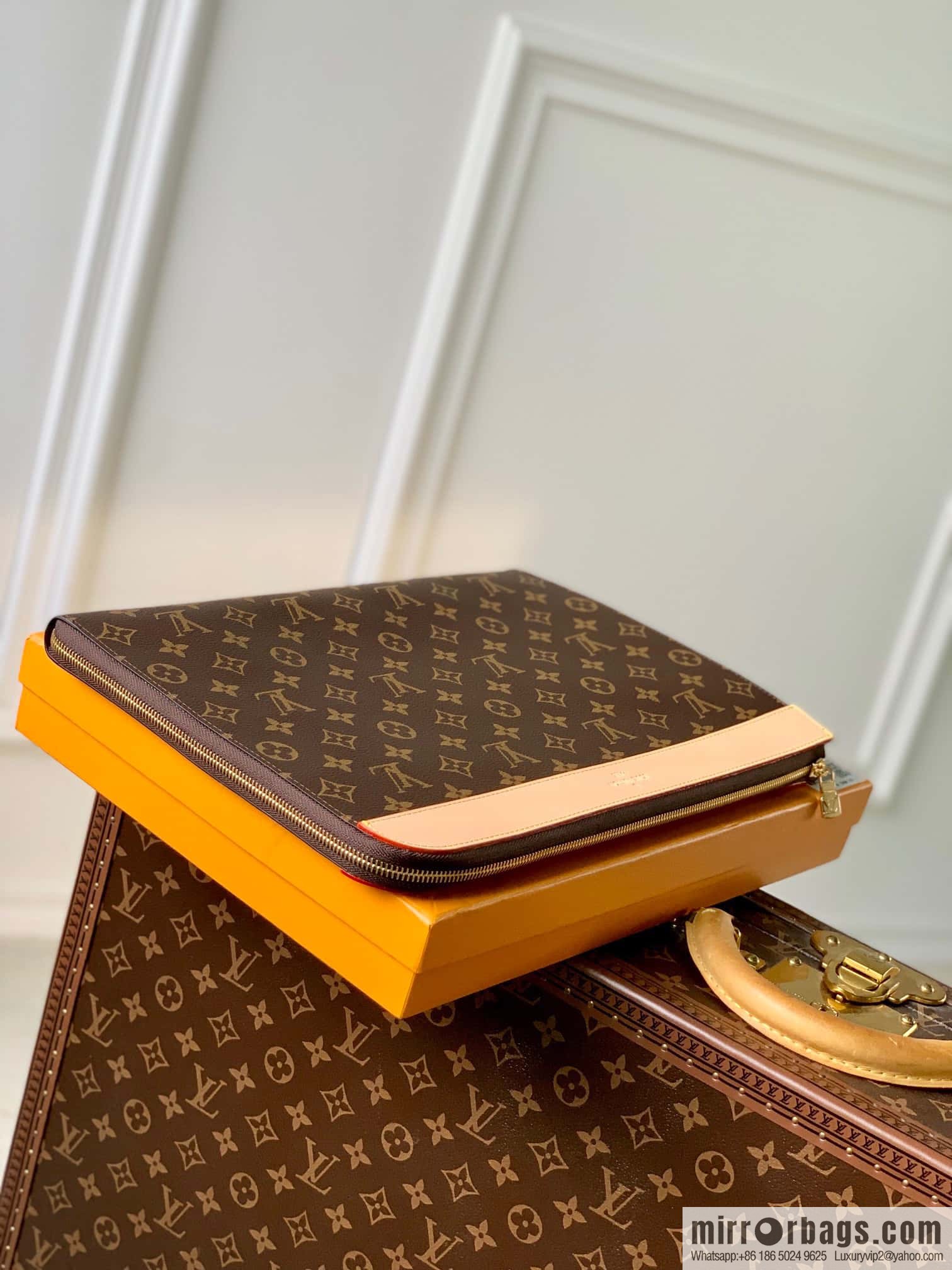 M82540 POCHETTE JOUR clutch bag
