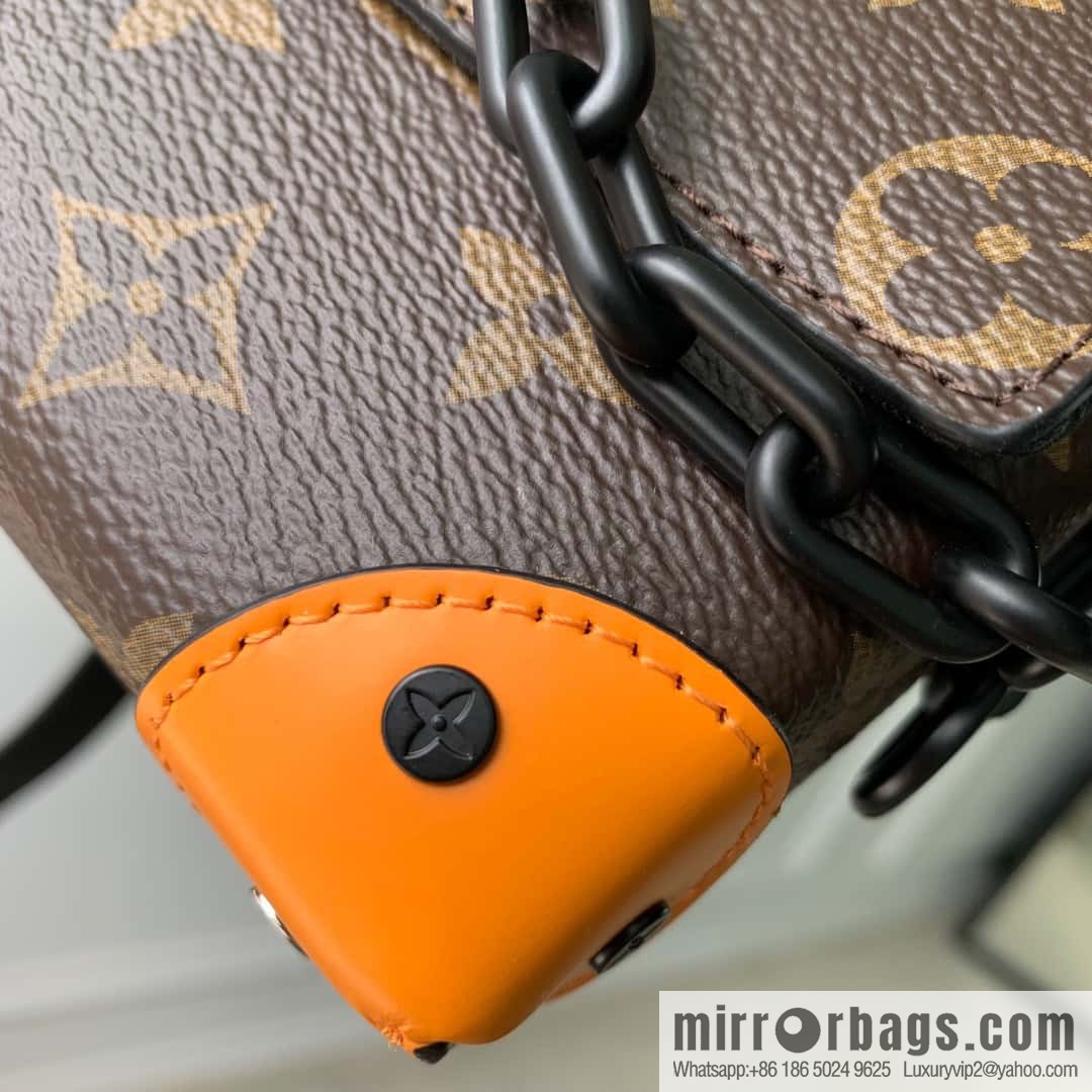M82534 new STEAMER mini handbag of the season